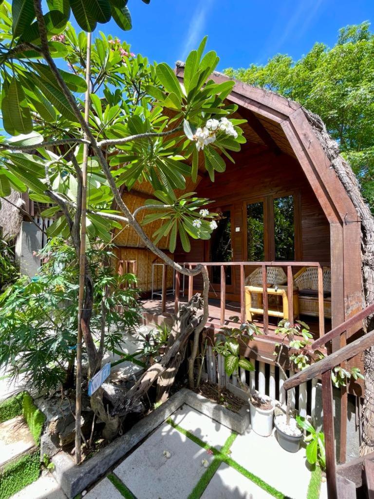 The Golden Ave Bungalow Gili Trawangan Kültér fotó